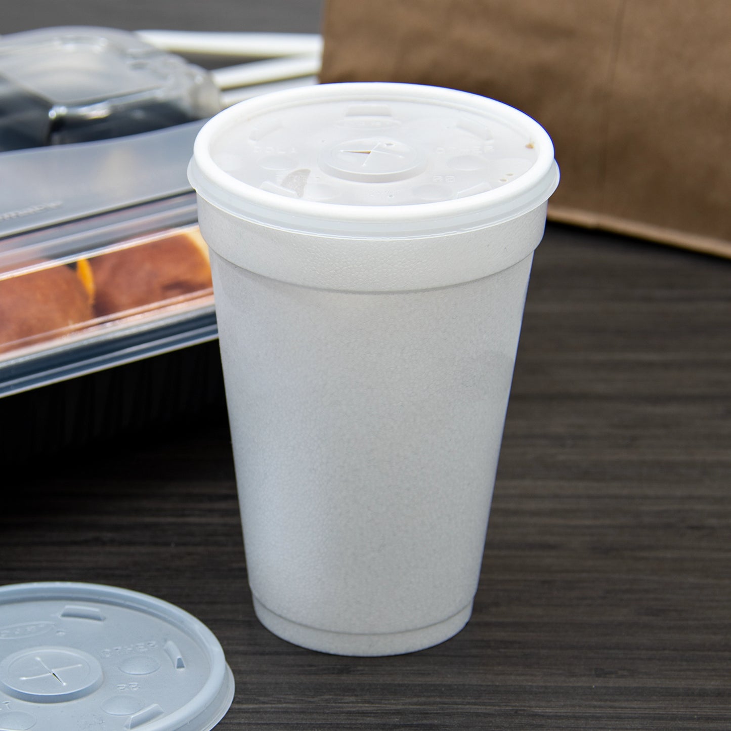 Dart 12-24oz Plastic Straw-Slotted Lid Translucent 16SL-1000